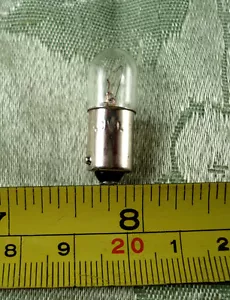 Push in Light Bulb Bernina 1120,1130,1230,1260,1530,1600,1630 6V # 3055000 - Picture 1 of 3