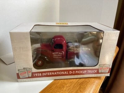 Camioneta pickup Kent Feeds 1938 International D-2 escala 1/25 primera marcha como nueva en caja Foto 1 de 4