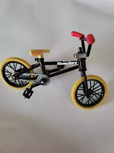 Bicicleta Tech Deck BMX Sunday Finger Freestyle Amarillo Negro Marco de Metal Látigo Trasero - Imagen 1 de 4
