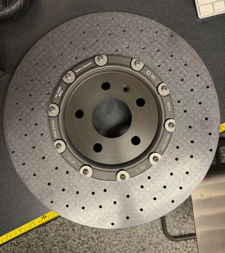 Rotor dianteiro de cerâmica carbono 2010, 2011, 2012, 2013, 2014, 2015 Audi R8 - NOVO À ESQUERDA - Imagem 1 de 4