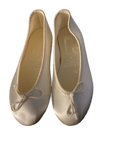 Kids Size 9-10 Ivory Satin Flat Shoes NEW Roch Valley Party Wedding Xmas - Picture 1 of 8
