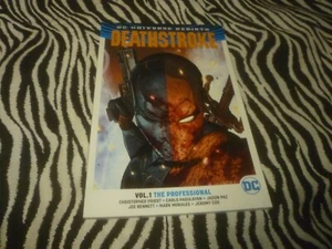 Deathstroke Vol. 1-2-3-4 Comic Books Lot Of 4 - Very Nice Condition - Picture 1 of 7