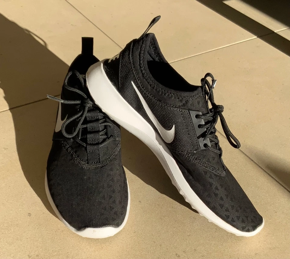 nike juvenate Damen sneaker schwarz Gr. 40 US 8,5 UK 6 - Bild 1 von 4