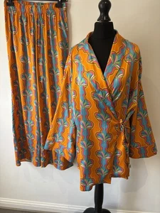 Chelsea Peers Premium Satin Pyjamas Wrap Size S (10) Beautiful Print Worn Once - Picture 1 of 20