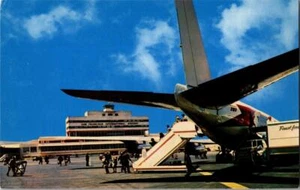 Avión vintage del aeropuerto internacional de San Francisco personas usando tarjeta Airstair - Imagen 1 de 1