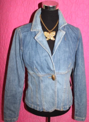 NWT $54 DAISY FUENTES Denim Jean Jacket Fitted Designer Lines Size 6 Blue Blazer - Image 1 of 4
