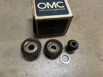 Johnson Evinrude OMC 376720 Pinion, Gears & Bushing Assembly - Image 1 of 4
