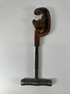 RIGID 2A Heavy Duty No. 1-2 Pipe Cutter Tool 1/8 in To 2” - Image 1 of 4