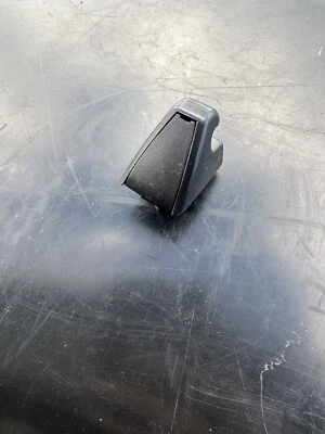 OEM MOPAR 2014-2025 JEEP GRAND CHEROKEE DODGE DURANGO SUN VISOR SUPPORT CLIP — 第 1/3 张图片