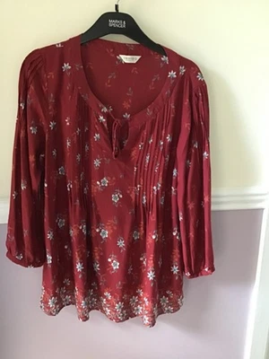 MARKS AND SPENCER INDIGO BOHEMIAN 3/4 SLEEVE TOP SIZE 10 IN RUST WITH FLOWERS - Image 1 of 4