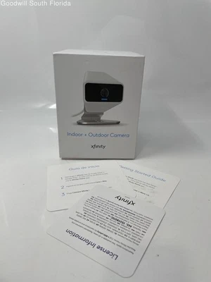 Cámara de Seguridad Xfinity Interior Y Exterior Blanca Con Accesorios No Probada Foto 1 de 4