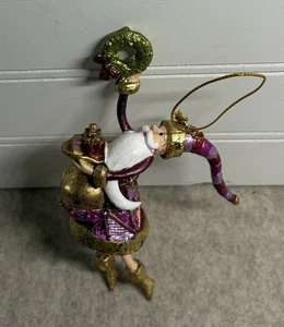 Weihnachtsmann hält Kranz & Geschenke rosa Weihnachtsschmuck Uno Alla Volta - Bild 1 von 4
