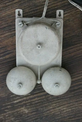 SONNETTE DE PORTE VINTAGE XX°s ANCIEN 2 CLOCHES DECO INDUSTRIEL - Photo 1/3