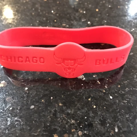 Chicago Bulls Nba logo silicone wristband bracelet adult Red Cover