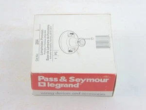 Pass & Seymour 284 White Porcelain Lampholder - Picture 1 of 5