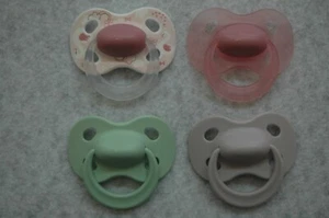 Magnetic Pacifier For Reborn Doll - Swans & Pastels - Picture 1 of 10