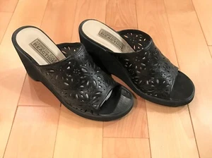 Kenneth Cole Reaction Black Leather Wedge 3.75” Sandals Made in Brazil Size 9.5M - Picture 1 of 5