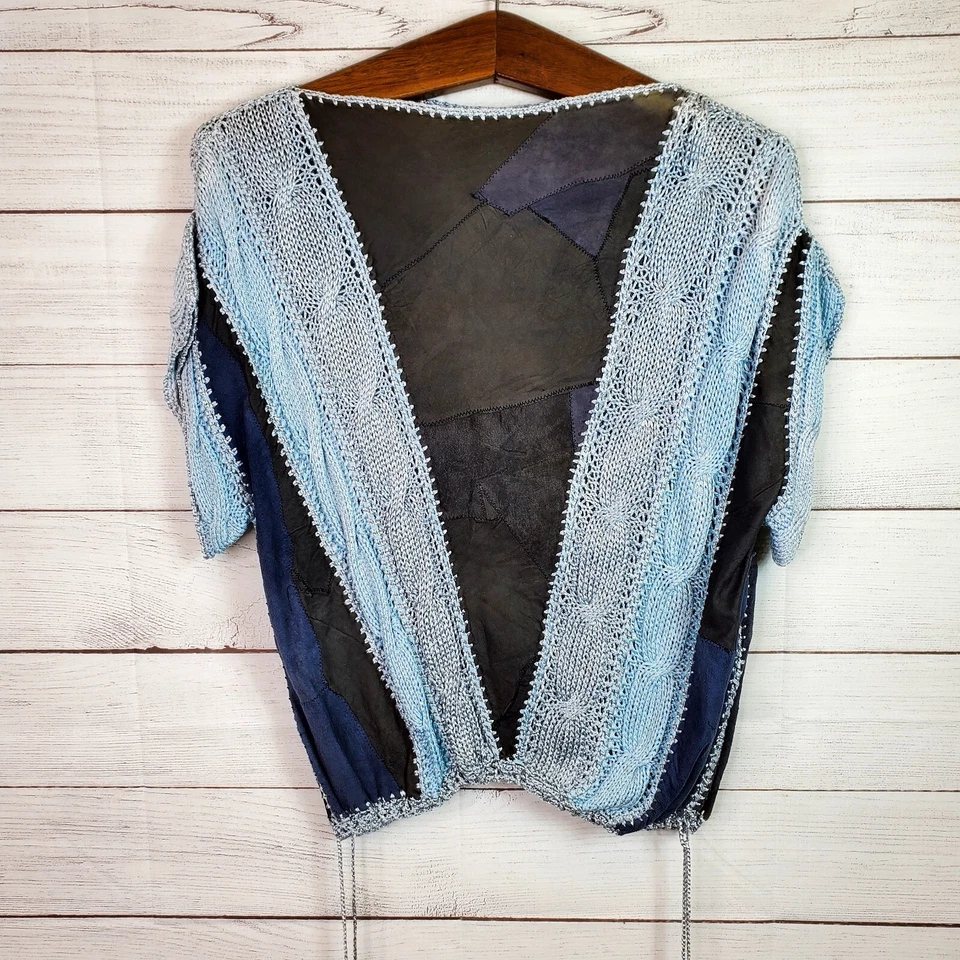 Top único tejido y cuero azul negro vintage para mujer raro hecho en Turquía mediano  Foto 1 de 4