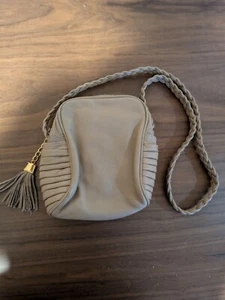 Brio! Beige Leather Handbag Purse Vintage 80s Pleated Side Pocket Braided Strap - Picture 1 of 7