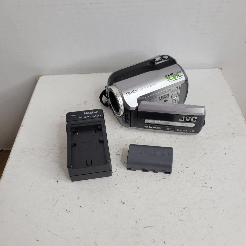 JVC Everio GZ-MG130U 30GB Hybrid HDD Camcorder 34x Optical Zoom - Image 1 of 4