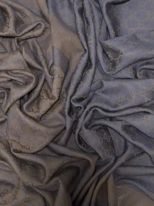 GUCCI Scarf Shawl GG 140x140 cm 20% Silk & 80% Wool Made In Italy - Picture 1 of 10