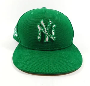 2021 Corey Kluber #28 Yankees Player-Issued St. Pattys Day Spring Training Cap - Imagen 1 de 3