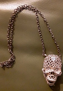 Halskette Totenkopf goldfarben mit Strasssteinen - Bild 1 von 4