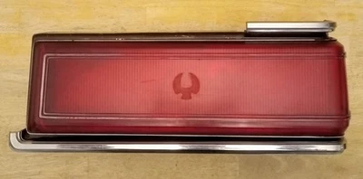 Luz trasera Chrysler Lebaron 1977-1978 (derecha) Foto 1 de 4