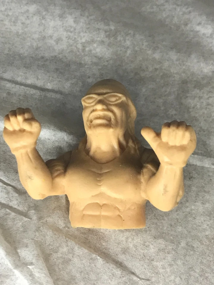 1999 WCW Finger Wrestler Hulk Hogan  - Image 1 of 1