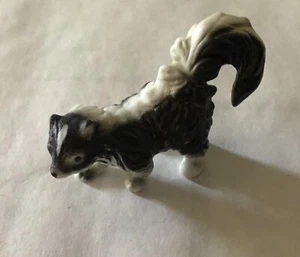 Little Skunk Figurine - Picture 1 of 5