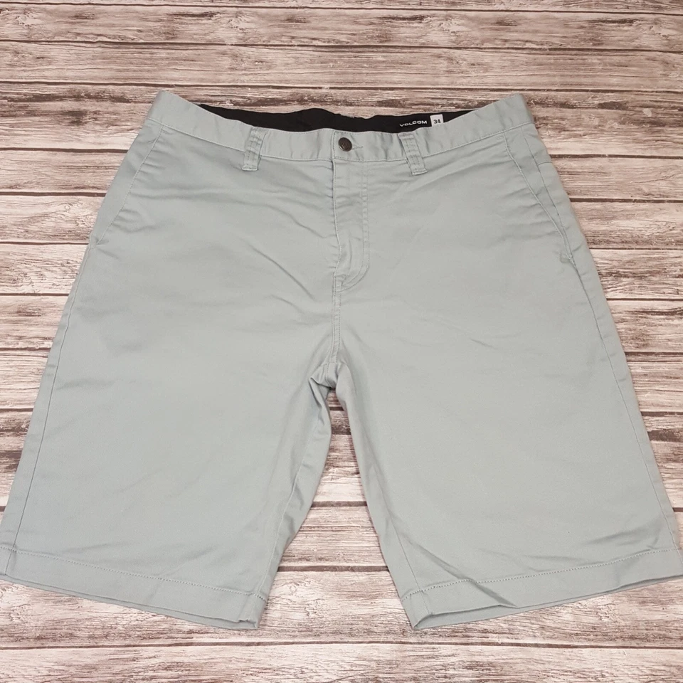Volcom Size 34 Men Shorts Casual Wear - Image 1 of 4
