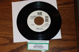 NEW 45 RECORD DARYLE SINGLETARY WORKIN IT OUT B/W WHAT AM I DOING THERE UNPLAYED - Picture 1 of 2