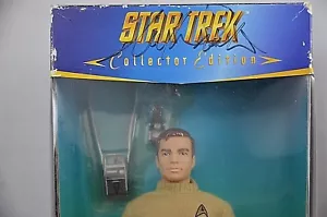 William Shatner Captain Kirk Signed Star Trek action figure 1996 Playmates - Picture 1 of 12