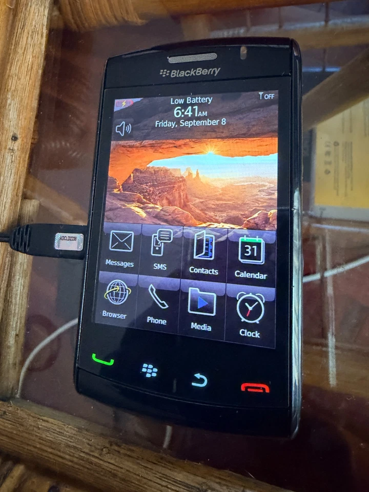 BlackBerry Storm - 1 GB - Black (Unlocked) - Image 1 of 4