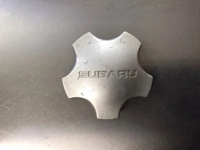 Tapa central plateada para rueda Subaru Forester Impreza Legacy 1993-2005 OEM 28811 AC020 Foto 1 de 4