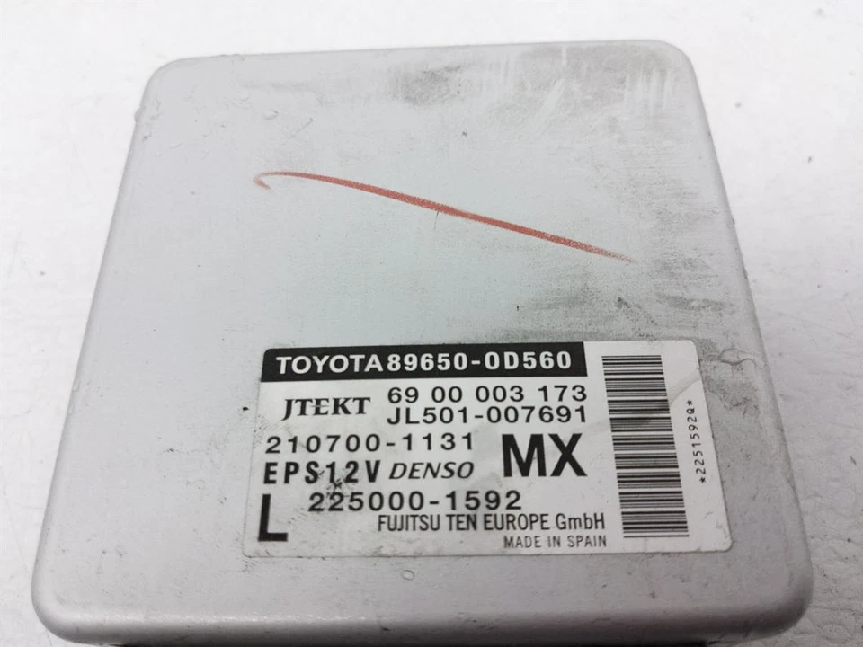 Toyota Yaris 2015 dirección asistida eléctrica control electrónico 89650-0D560 sin Sport Su Foto 1 de 4