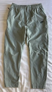 Nike Hose Standard Fit Taper Leg Olivgrün DM6621-330 Herren Gr: Large " - Bild 1 von 7
