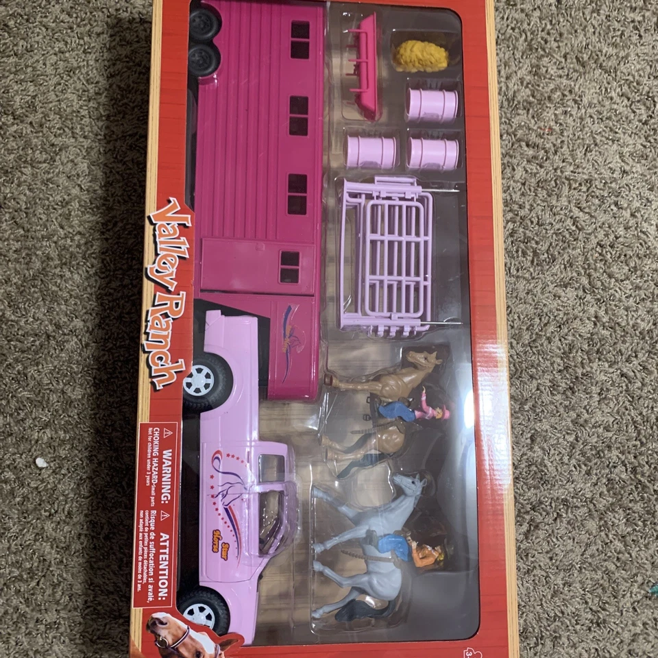 Valley Ranch Pink Pick up Truck & Horse Trailer Playset