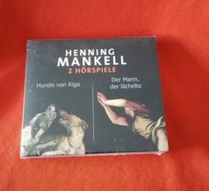 HENNING MANKELL - Der Hund von Riga + Der Mann, der lächelte - NEU - Bild 1 von 1