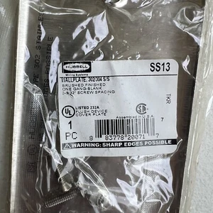 SS13 HUBBELL WALL PLATE 1-G SWITCH - White 302/304 S/S - Picture 1 of 4