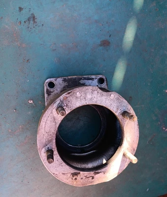 Good Take-off Housing for Mack Robert Bosch Fuel Pump 2.415.719.005 - Image 1 of 3