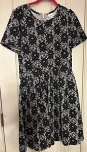LuLaRoe Dark Floral Dress - Picture 1 of 1