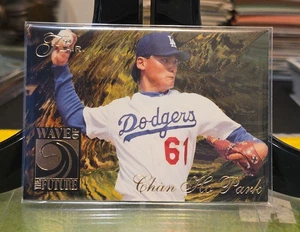 1994 Flair Wave of the Future- Chan Ho Park (RC) #8 - Picture 1 of 7