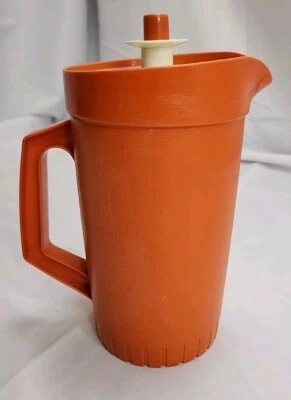 Juego de jarra Tupperware 874-14 y tapa pulsador 874-14 naranja con tapa 1 cuarto de galón de colección Foto 1 de 4