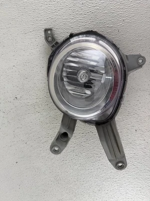 OEM | 2013 - 2017 Hyundai Veloster Halogen Fog Light (Left/Driver) Foto 1 de 4