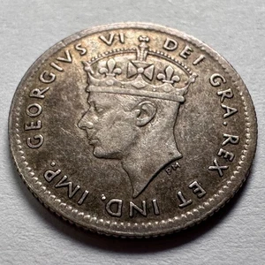 1943 - C Canada Newfoundland 5 Cents 0.9250 Silver 1.09g Low Mintage - Picture 1 of 5