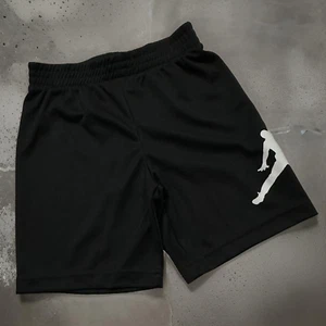 *AIR JORDAN* kids activewear shorts (5-6 YEARS MEDIUM) - Picture 1 of 5