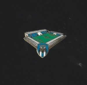 COLCHESTER UNITED F.C. Ground & Club Crested Enamel Badge FREE POST UK - Picture 1 of 1