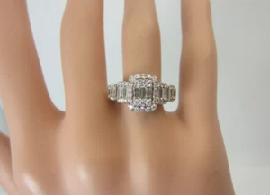 Anillo De Compromiso De Oro Blanco De 14K Y Diamantes 1.20 Ct TW Baguettes - Imagen 1 de 11