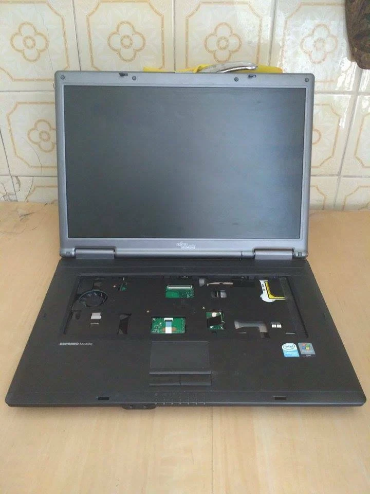 NOTEBOOk 15 FUJITSU V5535 X RICAMBI SCOCCA CASE CPU FLAT DISSIPATORE VENTOLA X 1 - Immagine 1 di 1